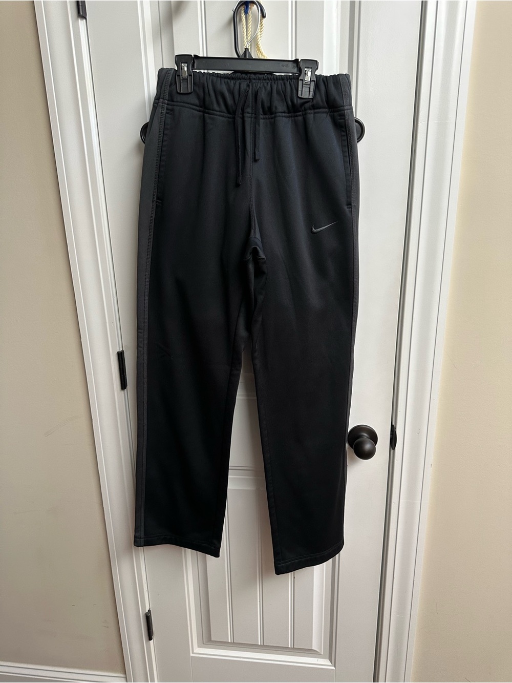 Nike Black Women’s
 Jogger Sweatpants with Swoosh